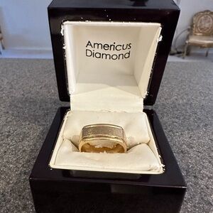 Solid 14K Yellow Gold Men’s Wedding Ring